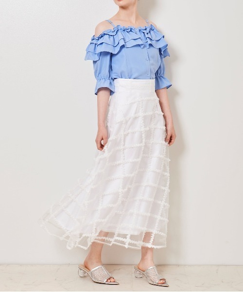 31 Sons de mode(トランテアン ソン ドゥ モード)の「オフショルフリルブラウス(シャツ/ブラウス・レディース・ブラック/サックスブルー/オフホワイト・36)」の16枚目の写真