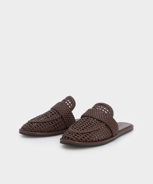 CHARLES & KEITH(チャールズ & キース)の「ウーブンスリップオンフラット(サンダル・レディース・オフホワイト/ブラウン・22.5cm/23cm/23.5cm/24.5cm/25cm/25.5cm)」の7枚目の写真