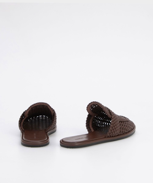 CHARLES & KEITH(チャールズ & キース)の「ウーブンスリップオンフラット(サンダル・レディース・オフホワイト/ブラウン・22.5cm/23cm/23.5cm/24.5cm/25cm/25.5cm)」の6枚目の写真
