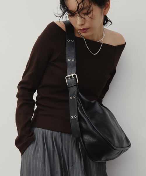 Aunt Marie's（アントマリーズ）の「ダブルリングベルトビンテージライクショルダー/ハンドバッグ（ショルダーバッグ・レディース・ブラック/カーキ/シルバー/アイボリー・FREE）」の3枚目の写真