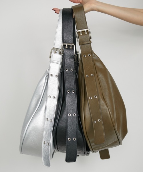 Aunt Marie's（アントマリーズ）の「ダブルリングベルトビンテージライクショルダー/ハンドバッグ（ショルダーバッグ・レディース・ブラック/カーキ/シルバー/アイボリー・FREE）」の9枚目の写真