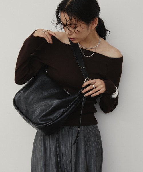 Aunt Marie's（アントマリーズ）の「ダブルリングベルトビンテージライクショルダー/ハンドバッグ（ショルダーバッグ・レディース・ブラック/カーキ/シルバー/アイボリー・FREE）」の18枚目の写真