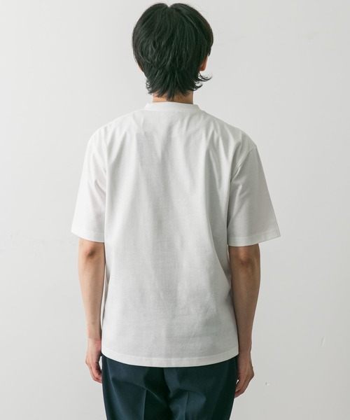 URBAN RESEARCH DOORS（アーバンリサーチドアーズ）の「ラバーネームショートスリーブTシャツ（Tシャツ/カットソー・メンズ・オリーブ/モカ/スミクロ/ホワイト・MEDIUM/LARGE）」の18枚目の写真