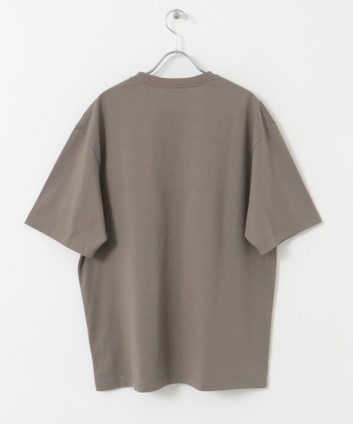 URBAN RESEARCH DOORS（アーバンリサーチドアーズ）の「ラバーネームショートスリーブTシャツ（Tシャツ/カットソー・メンズ・オリーブ/モカ/スミクロ/ホワイト・MEDIUM/LARGE）」の5枚目の写真