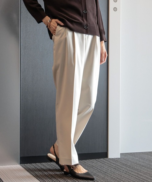 【新品】OUR HOMEすっきりシルエットのテーパードパンツ すっきりシルエットのテーパードパンツ – OURHOME