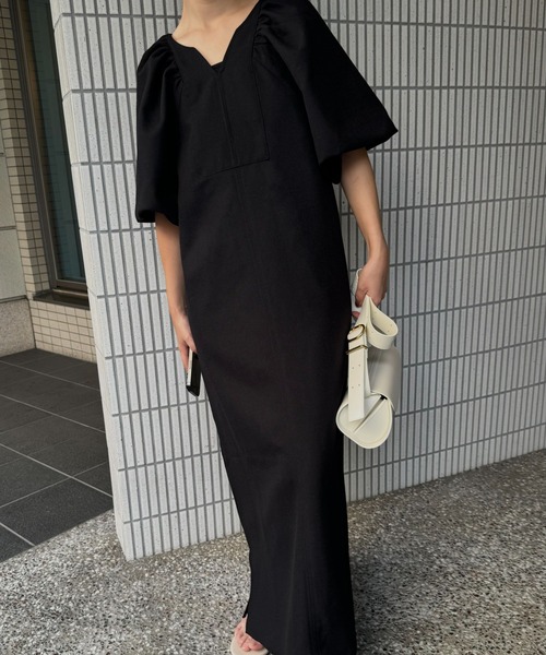 Amiur(エミレ)の「volume sleeve pencil ops / ボリュームスリーブペンシルワンピース(ワンピース・レディース・アイボリー/ブラック・FREE)」の8枚目の写真