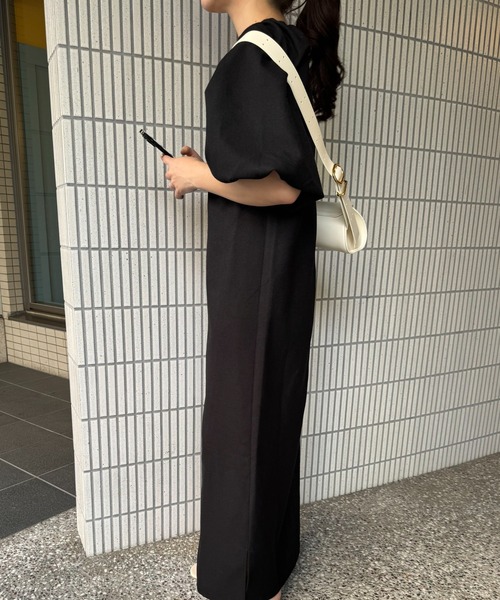 ワンピース Amiur open shoulder belle ops Amiur（エミレ）の「open shoulder belle ops（ワンピース