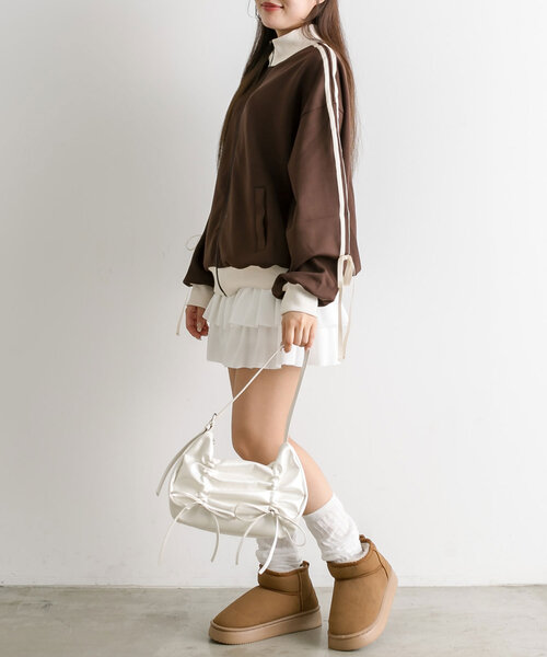 OLIVE des OLIVE（オリーブデオリーブ）の「袖リボントラックジャケット（ジャージ・レディース・アイボリー/サックスブルー/ブラック/グレイッシュベージュ/ブラウン・FREE）」の14枚目の写真