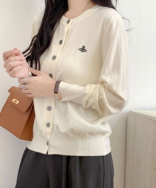 Diosfront（ディオスフロント）の「ワンポイント刺繍クルーネックニットカーディガン（カーディガン/ボレロ・レディース・アイボリー/グレー/ブラック/パープル/ベージュ・FREE）」の18枚目の写真