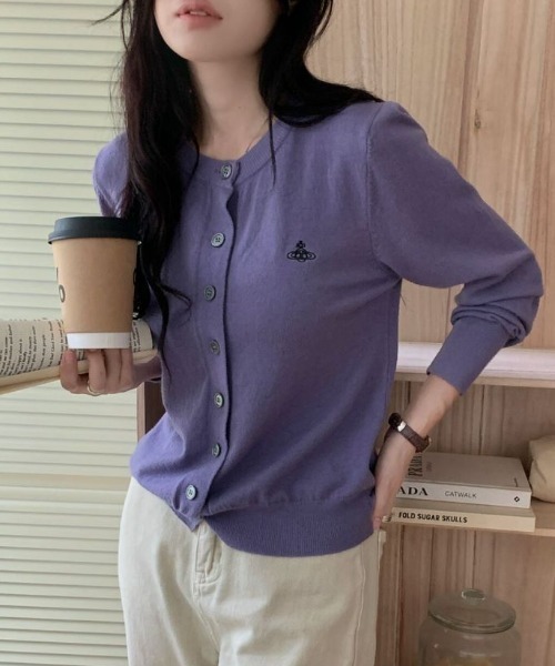 Diosfront（ディオスフロント）の「ワンポイント刺繍クルーネックニットカーディガン（カーディガン/ボレロ・レディース・アイボリー/グレー/ブラック/パープル/ベージュ・FREE）」の16枚目の写真