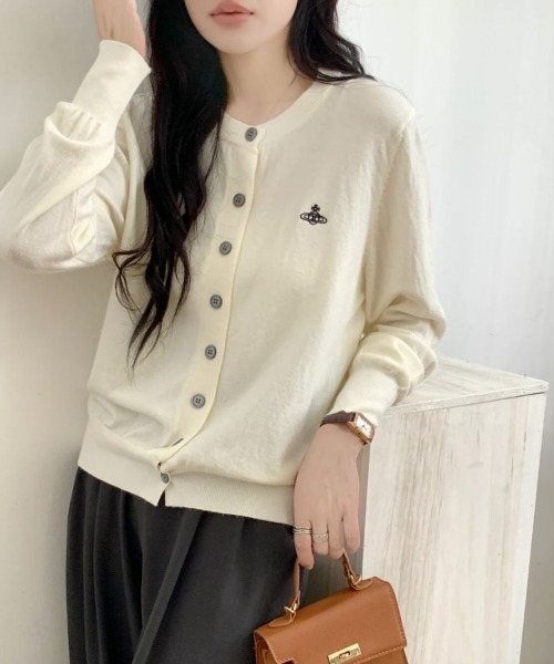 Diosfront（ディオスフロント）の「ワンポイント刺繍クルーネックニットカーディガン（カーディガン/ボレロ・レディース・アイボリー/グレー/ブラック/パープル/ベージュ・FREE）」の9枚目の写真