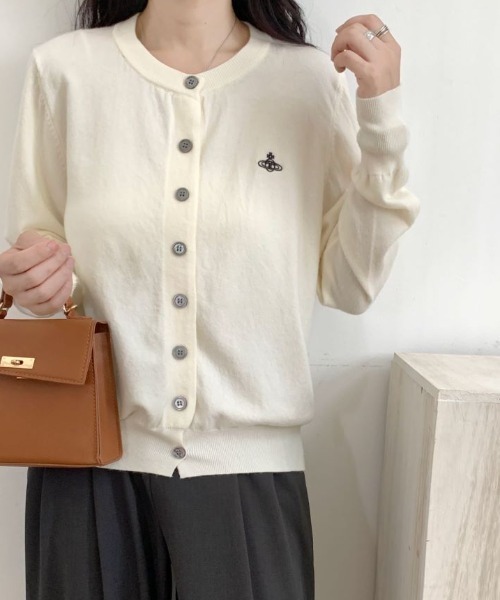 Diosfront（ディオスフロント）の「ワンポイント刺繍クルーネックニットカーディガン（カーディガン/ボレロ・レディース・アイボリー/グレー/ブラック/パープル/ベージュ・FREE）」の22枚目の写真