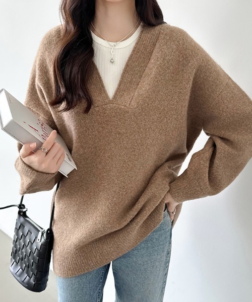 COCOMOMO(ココモモ)の「Vネックニット ドロップショルダー 長袖トップス(ニット/セーター・レディース・ダークグレー/ネイビー/ライトグレー/ブラウン/ブルー/アイボリー/グレー×ホワイト/ホワイト×ブラック・FREE)」の1枚目の写真