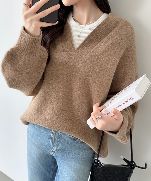 COCOMOMO(ココモモ)の「Vネックニット ドロップショルダー 長袖トップス(ニット/セーター・レディース・ダークグレー/ネイビー/ライトグレー/ブラウン/ブルー/アイボリー/グレー×ホワイト/ホワイト×ブラック・FREE)」の20枚目の写真