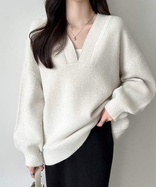 COCOMOMO(ココモモ)の「Vネックニット ドロップショルダー 長袖トップス(ニット/セーター・レディース・ダークグレー/ネイビー/ライトグレー/ブラウン/ブルー/アイボリー/グレー×ホワイト/ホワイト×ブラック・FREE)」の9枚目の写真