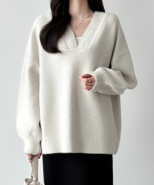 COCOMOMO(ココモモ)の「Vネックニット ドロップショルダー 長袖トップス(ニット/セーター・レディース・ダークグレー/ネイビー/ライトグレー/ブラウン/ブルー/アイボリー/グレー×ホワイト/ホワイト×ブラック・FREE)」の10枚目の写真