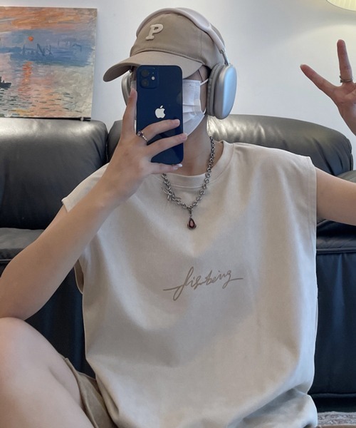 NOWLE（ノウル）の「【NOWLE】フェイクスエード ノースリーブ Tシャツ（Tシャツ/カットソー・メンズ・ベージュ系2/グレー系4/グレー系3/グレー系2/ホワイト系1/グレー系1/ブラック系1/カーキ系2/ベージュ系3/ベージュ系1/ブラック系2/レッド系2/レッド系1/ピンク系3/ピンク系2/ピンク系1/カーキ系1・FREE）」の10枚目の写真