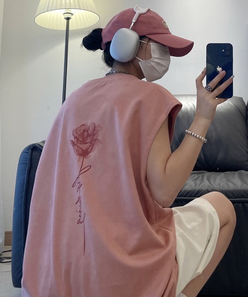 NOWLE（ノウル）の「【NOWLE】フェイクスエード ノースリーブ Tシャツ（Tシャツ/カットソー・メンズ・ベージュ系2/グレー系4/グレー系3/グレー系2/ホワイト系1/グレー系1/ブラック系1/カーキ系2/ベージュ系3/ベージュ系1/ブラック系2/レッド系2/レッド系1/ピンク系3/ピンク系2/ピンク系1/カーキ系1・FREE）」の14枚目の写真