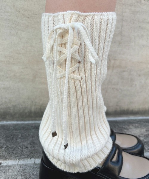 F i.n.t（フィント）の「レースアップニットレッグカバー/fint（レッグウォーマー・レディース・グレー/アイボリー・FREE）」の5枚目の写真