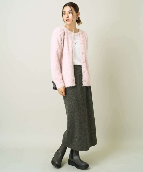 a.v.v（アーヴェヴェ）の「フェザーヤーンクルーネックニットカーディガン（カーディガン/ボレロ・レディース・ダークグレー/ピンク/アイボリー/チャコールグレー/ライトピンク・40/38/36/42/34）」の9枚目の写真