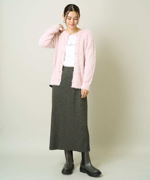 a.v.v（アーヴェヴェ）の「フェザーヤーンクルーネックニットカーディガン（カーディガン/ボレロ・レディース・ダークグレー/ピンク/アイボリー/チャコールグレー/ライトピンク・40/38/36/42/34）」の11枚目の写真