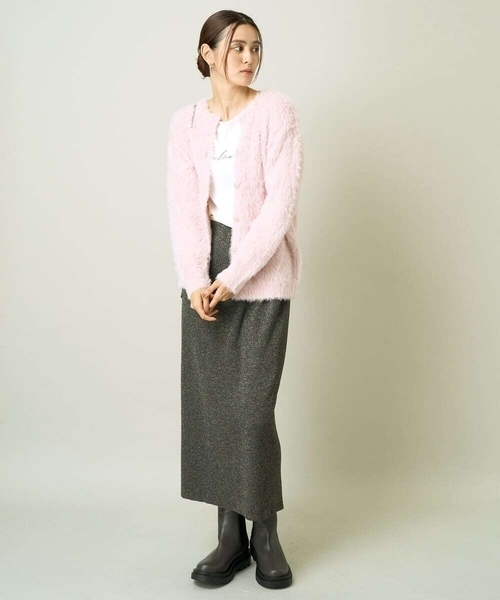 a.v.v（アーヴェヴェ）の「フェザーヤーンクルーネックニットカーディガン（カーディガン/ボレロ・レディース・ダークグレー/ピンク/アイボリー/チャコールグレー/ライトピンク・40/38/36/42/34）」の12枚目の写真