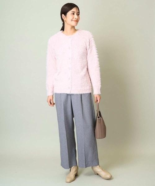 a.v.v（アーヴェヴェ）の「フェザーヤーンクルーネックニットカーディガン（カーディガン/ボレロ・レディース・ダークグレー/ピンク/アイボリー/チャコールグレー/ライトピンク・40/38/36/42/34）」の17枚目の写真