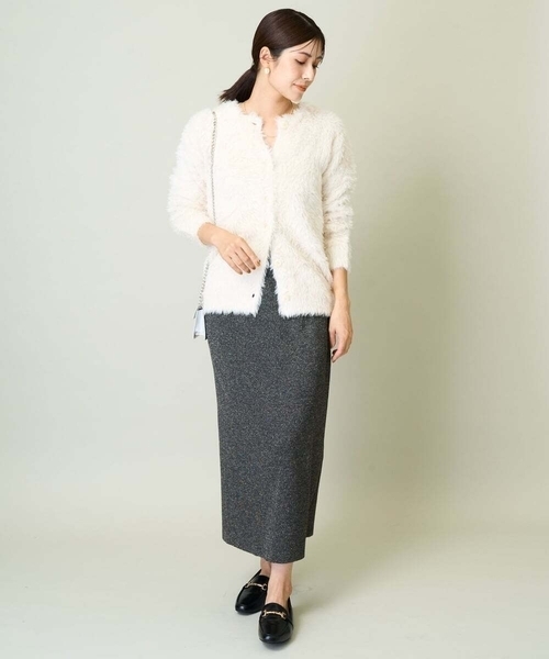 a.v.v（アーヴェヴェ）の「フェザーヤーンクルーネックニットカーディガン（カーディガン/ボレロ・レディース・ダークグレー/ピンク/アイボリー/チャコールグレー/ライトピンク・40/38/36/42/34）」の22枚目の写真