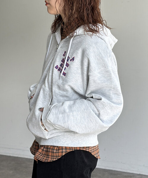 CPCM（シーピーシーエム）の「サガラ刺繍ジップパーカー（パーカー・レディース・チャコールグレー/ネイビー/グレー・MEDIUM/LARGE）」の15枚目の写真
