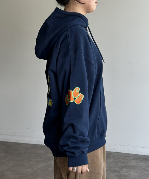 CPCM（シーピーシーエム）の「サガラ刺繍ジップパーカー（パーカー・レディース・チャコールグレー/ネイビー/グレー・MEDIUM/LARGE）」の7枚目の写真