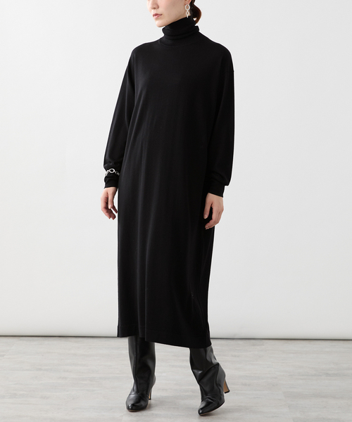 VERMEIL par iena(ヴェルメイユパーイエナ)の「glowwool ニットタートルワンピース(ニット/セーター・レディース・ブラック/チャコールグレー/ボルドー・FREE)」の4枚目の写真