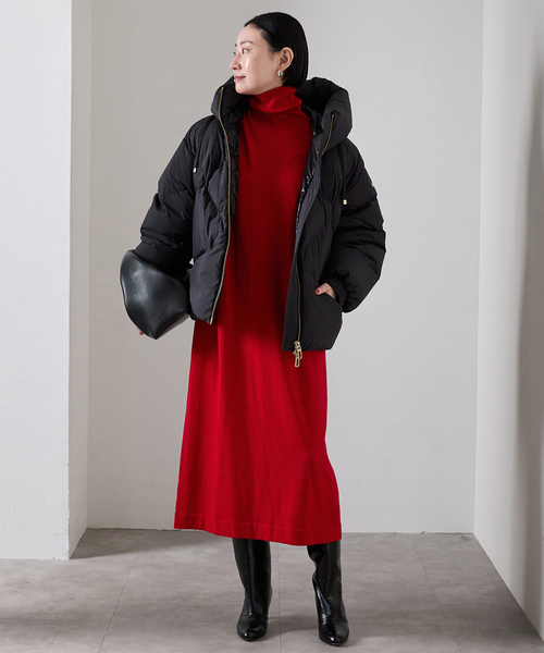 VERMEIL par iena(ヴェルメイユパーイエナ)の「glowwool ニットタートルワンピース(ニット/セーター・レディース・ブラック/チャコールグレー/ボルドー・FREE)」の15枚目の写真