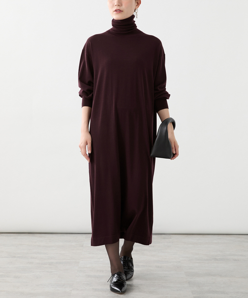 VERMEIL par iena(ヴェルメイユパーイエナ)の「glowwool ニットタートルワンピース(ニット/セーター・レディース・ブラック/チャコールグレー/ボルドー・FREE)」の16枚目の写真