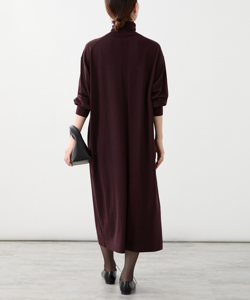 VERMEIL par iena(ヴェルメイユパーイエナ)の「glowwool ニットタートルワンピース(ニット/セーター・レディース・ブラック/チャコールグレー/ボルドー・FREE)」の18枚目の写真