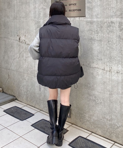 INGNI（イング）の「エコダウンベスト（ダウンベスト・レディース・オフホワイト/ブラック/グレー・M）」の12枚目の写真