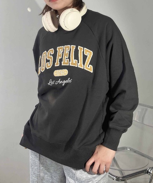 AS KNOW AS plus（アズノゥアズプラス）の「◇アソートデザイン チェーン刺繍 アーチロゴスウェットプルオーバー（スウェット・レディース・ネイビー/オートミール/スミクロ/カーキ/アイボリー系/レッド系/ブラック系/ダークグリーン系/ブラック系1/アイボリー系1/ネイビー系1/ダークグリーン系1/ブラック系2/グリーン系2/アイボリー系2/サックスブルー系2/ダークグリーン系3/グレー系3/アイボリー系3/レッド系3/レッド系4/グレー系4/ネイビー系4/アイボリー系4/サックスブルー系5/ブラック系5/アイボリー系5・FREE）」の6枚目の写真