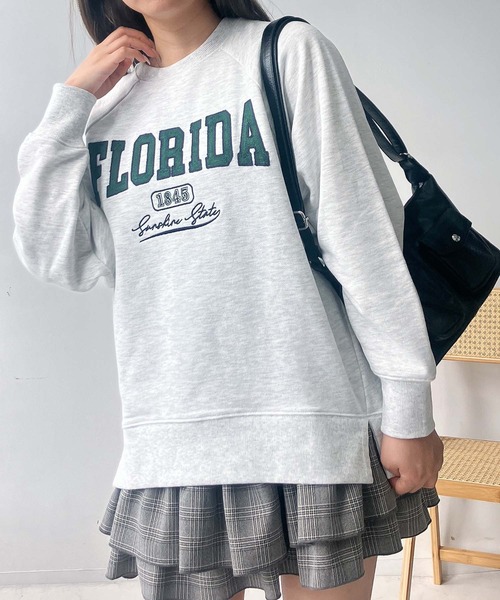 AS KNOW AS plus（アズノゥアズプラス）の「◇アソートデザイン チェーン刺繍 アーチロゴスウェットプルオーバー（スウェット・レディース・ネイビー/オートミール/スミクロ/カーキ/アイボリー系/レッド系/ブラック系/ダークグリーン系/ブラック系1/アイボリー系1/ネイビー系1/ダークグリーン系1/ブラック系2/グリーン系2/アイボリー系2/サックスブルー系2/ダークグリーン系3/グレー系3/アイボリー系3/レッド系3/レッド系4/グレー系4/ネイビー系4/アイボリー系4/サックスブルー系5/ブラック系5/アイボリー系5・FREE）」の13枚目の写真