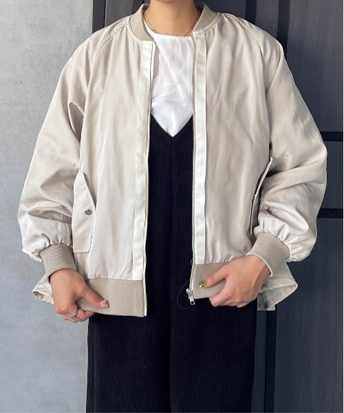 ketty cherie（ケティシェリー）の「バックフレアMA-1ジャケット≪洗濯機で洗える≫（ブルゾン・レディース・ブラック/ベージュ・M）」の8枚目の写真