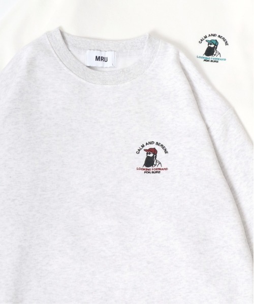 MRU(エムアールユー)の「MRU/エムアールユー 裏起毛 ミリタリー/カレッジ/髭おじさん/ハンバーガー ワンポイント刺繍 スウェット レディース メンズ トレーナー(スウェット・メンズ・グレー系その他/ブラック/ブラック系その他2/アッシュグレー/ネイビー系/ブラック系その他/ホワイト/ホワイト系その他/ネイビー/グレー系その他2/グレー系その他3/ベージュ・M/L/LL)」の8枚目の写真