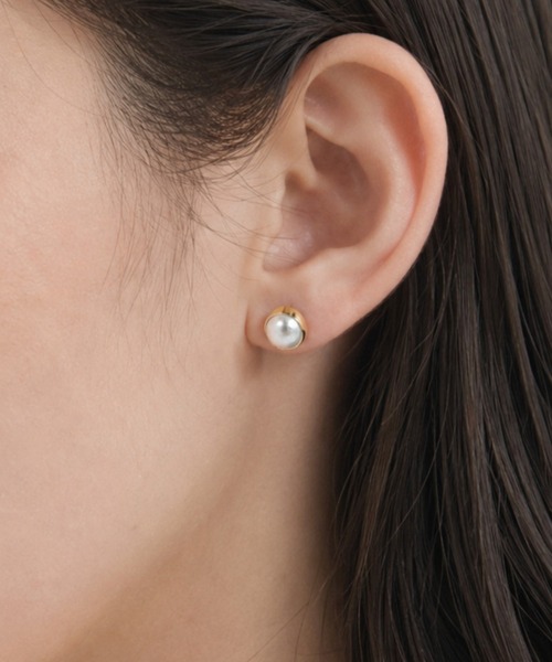 ciite' surgical stainless(シーテサージカルステンレス)の「【 金属アレルギー対応 】 タイニーパールピアス サージカルステンレス(ピアス(両耳用)・レディース・シルバー/ゴールド・FREE)」の1枚目の写真