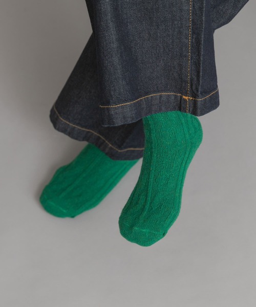 URBAN RESEARCH Sonny Label（アーバンリサーチサニーレーベル）の「H FOOTWEAR　ケーブルソックス（ソックス/靴下・レディース・グリーン/ライトグレー/マスタード/ベージュ・FREE）」の3枚目の写真