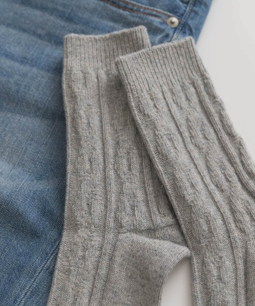 URBAN RESEARCH Sonny Label（アーバンリサーチサニーレーベル）の「H FOOTWEAR　ケーブルソックス（ソックス/靴下・レディース・グリーン/ライトグレー/マスタード/ベージュ・FREE）」の5枚目の写真