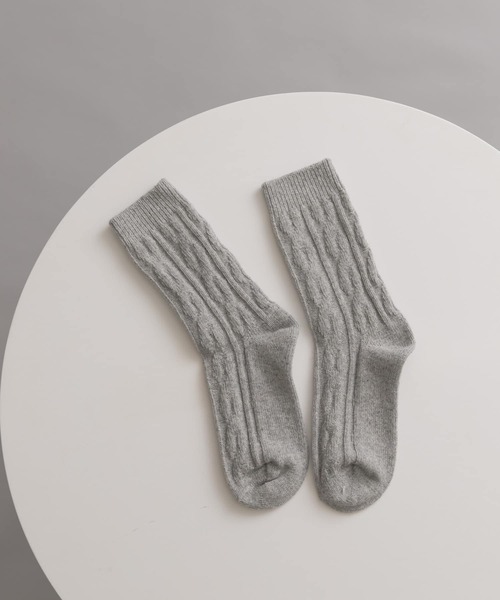 URBAN RESEARCH Sonny Label（アーバンリサーチサニーレーベル）の「H FOOTWEAR　ケーブルソックス（ソックス/靴下・レディース・グリーン/ライトグレー/マスタード/ベージュ・FREE）」の6枚目の写真