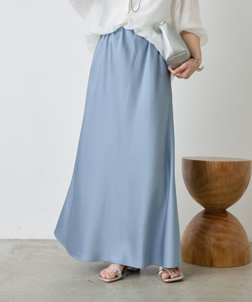 Jena espace merveilleux（ジェナ　エスパスメルヴェイユ）の「【新色登場】【-3キロ見え／褒められスカート】サテンロングスカート（スカート・レディース・ブラック/キャメル/カーキ/ブルー/ベージュ/ネイビー/イエロー/ダークブルー/ブルー系その他/ベージュ系その他・FREE）」の8枚目の写真