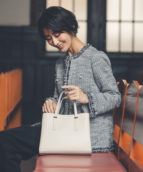 OPAQUE.CLIP（オペークドットクリップ）の「【2WAY】フロントバースクエアデザインミドルバッグ（ハンドバッグ・レディース・ブラック/アイボリー/ベージュ・00）」の4枚目の写真