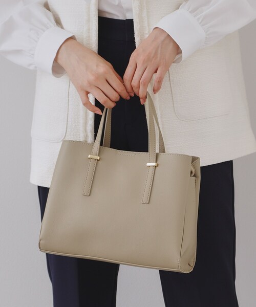 OPAQUE.CLIP（オペークドットクリップ）の「【2WAY】フロントバースクエアデザインミドルバッグ（ハンドバッグ・レディース・ブラック/アイボリー/ベージュ・00）」の9枚目の写真