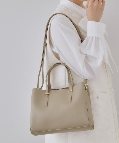 OPAQUE.CLIP（オペークドットクリップ）の「【2WAY】フロントバースクエアデザインミドルバッグ（ハンドバッグ・レディース・ブラック/アイボリー/ベージュ・00）」の10枚目の写真