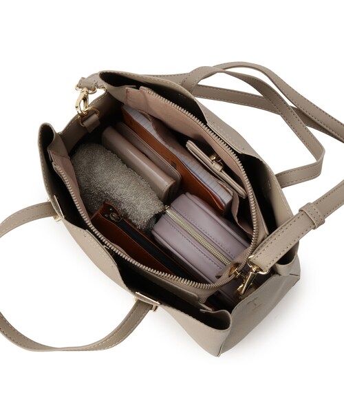 OPAQUE.CLIP（オペークドットクリップ）の「【2WAY】フロントバースクエアデザインミドルバッグ（ハンドバッグ・レディース・ブラック/アイボリー/ベージュ・00）」の22枚目の写真