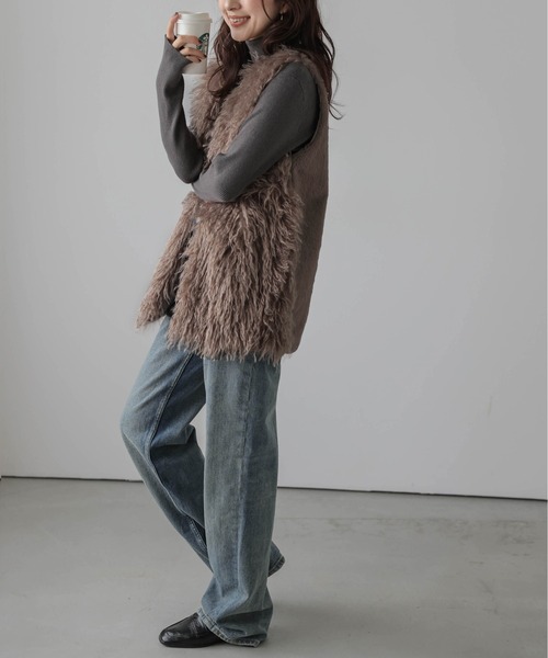 AMELY(エミリー)の「プードル調 エコファーベスト(ベスト・レディース・ブラウン/ブラック/ライトベージュ・フリー)」の10枚目の写真