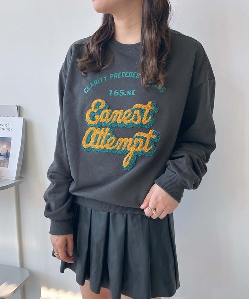 AS KNOW AS plus（アズノゥアズプラス）の「◇シンプルアソートデザインスウェットプルオーバー（クルマ・サガラロゴ刺繍）（スウェット・レディース・ブラック系その他/グリーン系その他/ネイビー系/アイボリー系・FREE）」の20枚目の写真